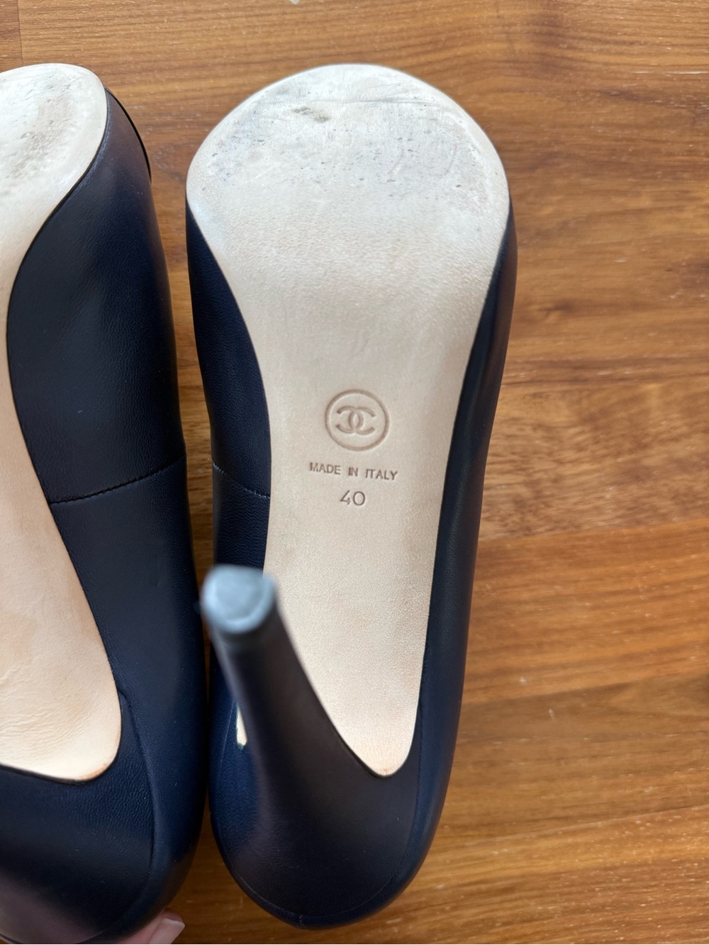 Chanel Blue/Black Leather CC Cap Toe Pumps - Size 40 - Picture 13 of 13